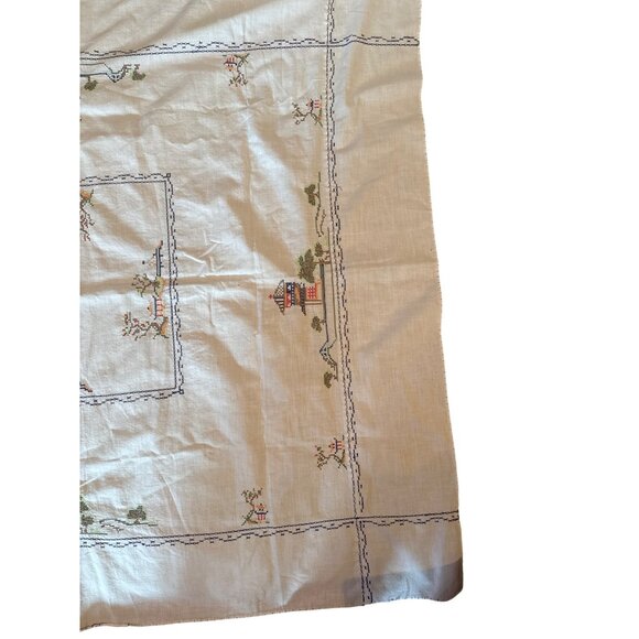 Vintage Hand-Embroidered Tablecloth With Scenic Design - Picture 2 of 4